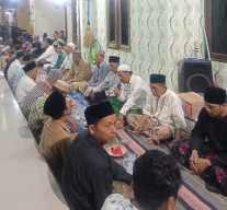 100 Hari Wafatnya Ibunda Tercinta, Keluarga Besar Jio Gelar Doa Bersama di Simo Pronajaya Surabaya.
