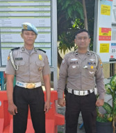 Petugas Pendamping Samsat Surabaya Utara Humanis dan Sigap, Permudah Warga Urus Administrasi Kendaraan