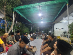 Tahlilan 7 Hari Wafatnya Almarhum Wiwik Mujiono, Keluarga Gelar Doa Bersama