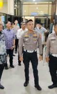 Pelayanan Samsat Selatan Surabaya Cepat dan Tertib, Dapat Apresiasi Masyarakat