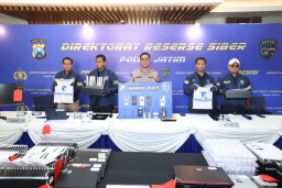 Polda Jatim Ungkap Dugaan Penyalahgunaan Data Pribadi untuk Layanan OTP Ilegal, Tiga Tersangka Diamankan*