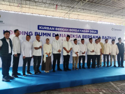 Berdayakan Desa, Holding Danareksa Donasikan Belasan Sapi dan Kambing Kurban di Surabaya