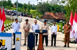 Presiden Prabowo Resmikan Inpres Jalan Daerah 2025 di Sampang, Dorong Pemerataan Infrastruktur Nasional