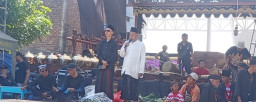 Warga Simo Gunung Barat Tol RW 08 Surabaya Antusia Rayakan Sedekah Bumi dan Tasyakuran Tumpeng sebagai Wujud Syukur