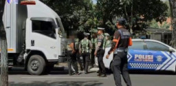 Satlantas Polres Gresik Tindak Tegas Truk Pelanggar Jalur Dalam Kota, Puluhan Pengemudi Ditilang