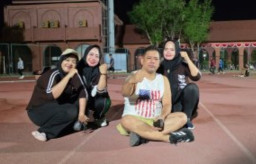 Pimpinan Gabungan Media Online Pererat Kebersamaan dengan Berolahraga Bersama Anggota di Lapangan THOR Surabaya