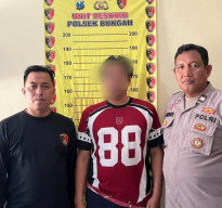 Pria di Bungah Gresik Kepergok Bayar Kopi Pakai Uang Palsu, Warga Buru hingga Pasar Legowo