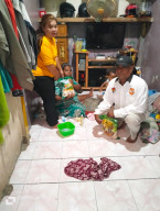 Aldera News dan Sintora News Rutin Berbagi Sembako, Wujud Kepedulian kepada Warga yang Membutuhkan