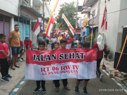 Warga RT 06 Kupang Panjaan Gelar Jalan Sehat Meriahkan HUT RI ke-81, Semarak dengan Pembagian Doorprize