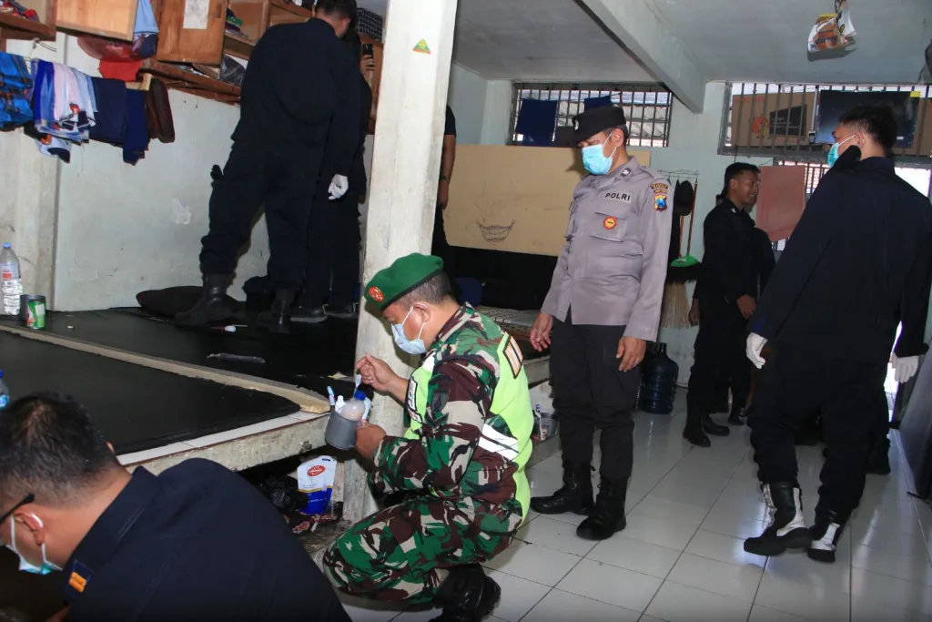 Cegah Gangguan Keamanan, Lapas I Madiun Tingkatkan Kewaspadaan Lewat Razia Gabungan Bersama APH