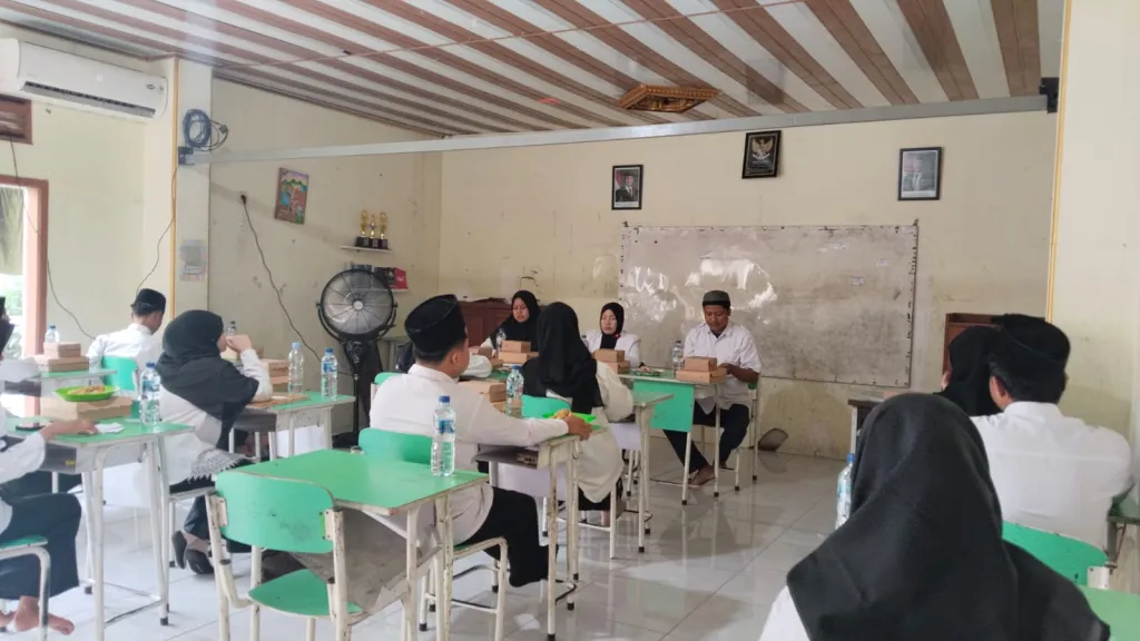 Jalin silaturahmi dan bersinergitas media dan pondok pesantren Darul falah komplek BA. 
