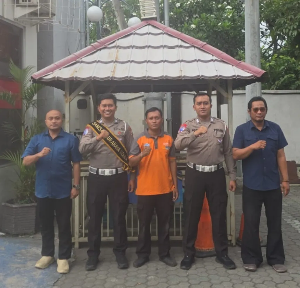 Pelayanan Humanis “Polantas Menyapa” Hadir di Samsat Surabaya Utara, Warga Apresiasi Kemudahan Administrasi