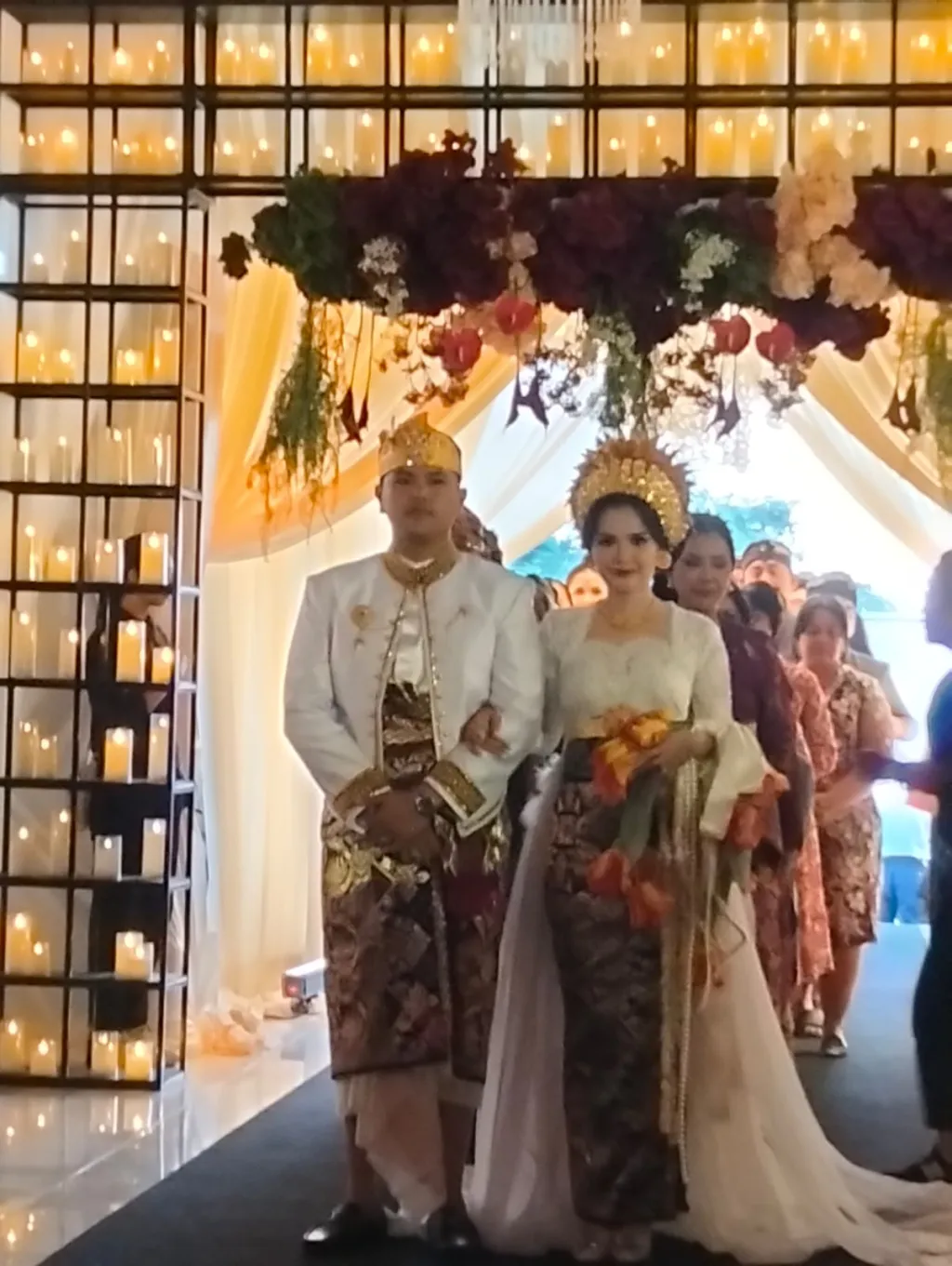 Keluarga Besar Ir. I Made Pariarta dan Ibu Dewi Mutiara Sampaikan Ucapan Selamat kepada I Made Mahadeva Pariarta
