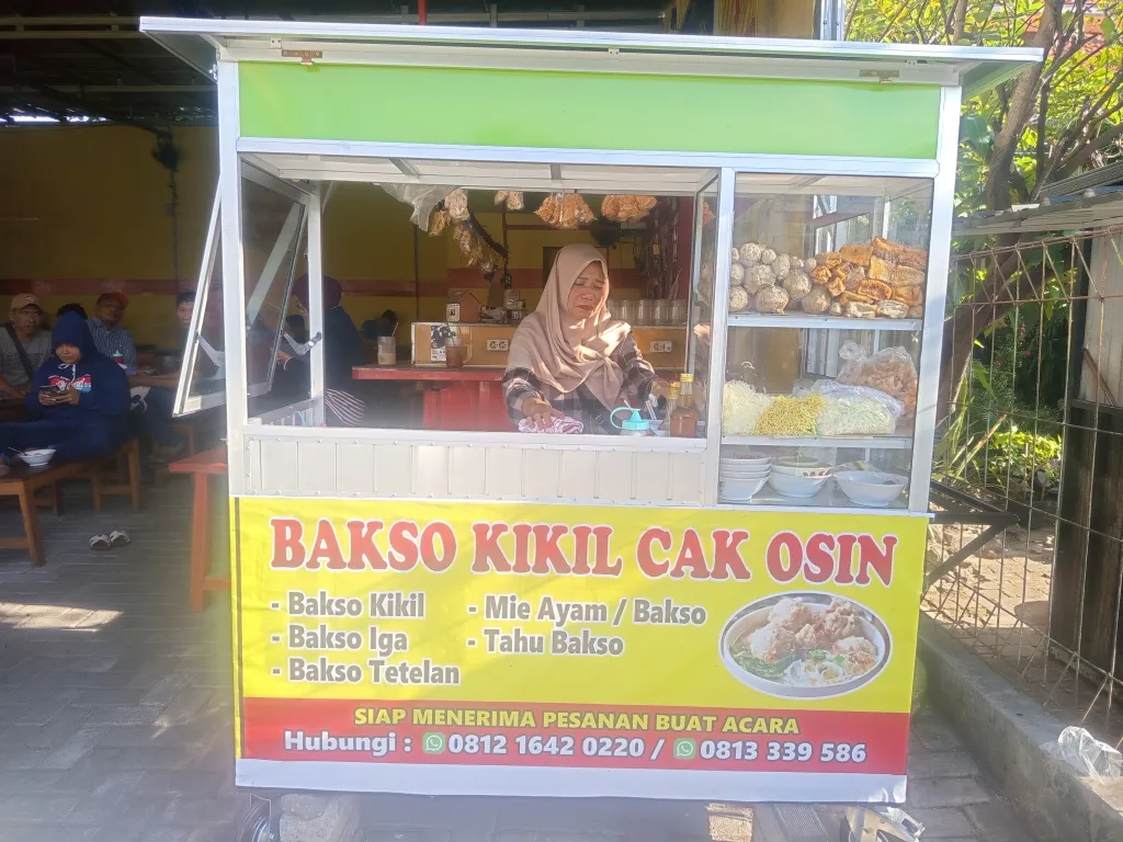 Bakso Kikil Cak Osin di Simo Gunung Barat Tol Buka Cabang di Jalan Raya Lontar, Sajikan Beragam Menu Bakso