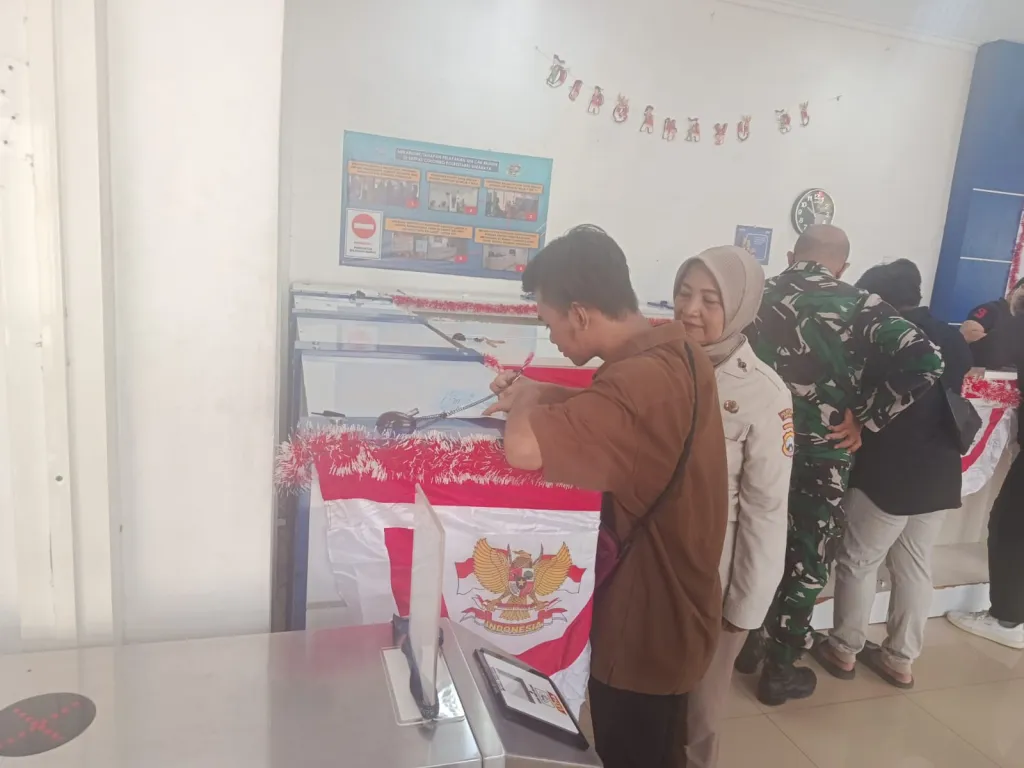 Tegaskan Pelayanan Transparan, Pemohon Diimbau Urus SIM Tanpa Calo di Satpas SIM Colombo Polrestabes Surabaya