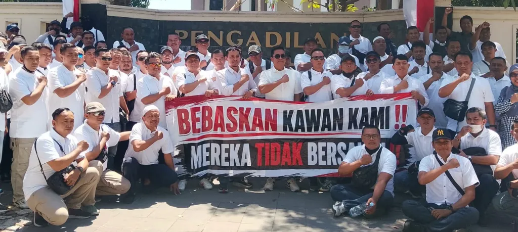 Solidaritas Buruh Bergema, Aliansi Serikat Pekerja Tanjung Perak Kepung Pengadilan Tipikor Surabaya