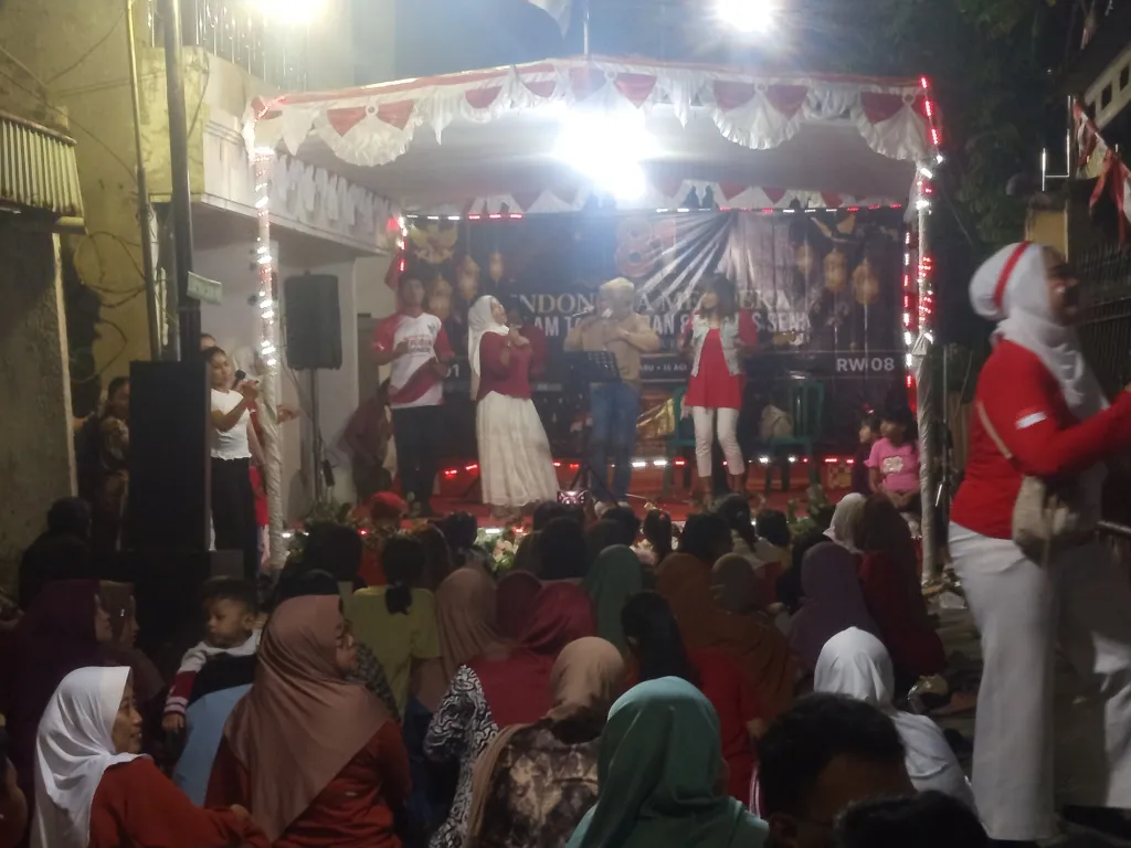 Malam Tasyakuran HUT RI ke-81 dan Pentas Seni di Simo Pronajaya Gang 1 Berlangsung Meriah