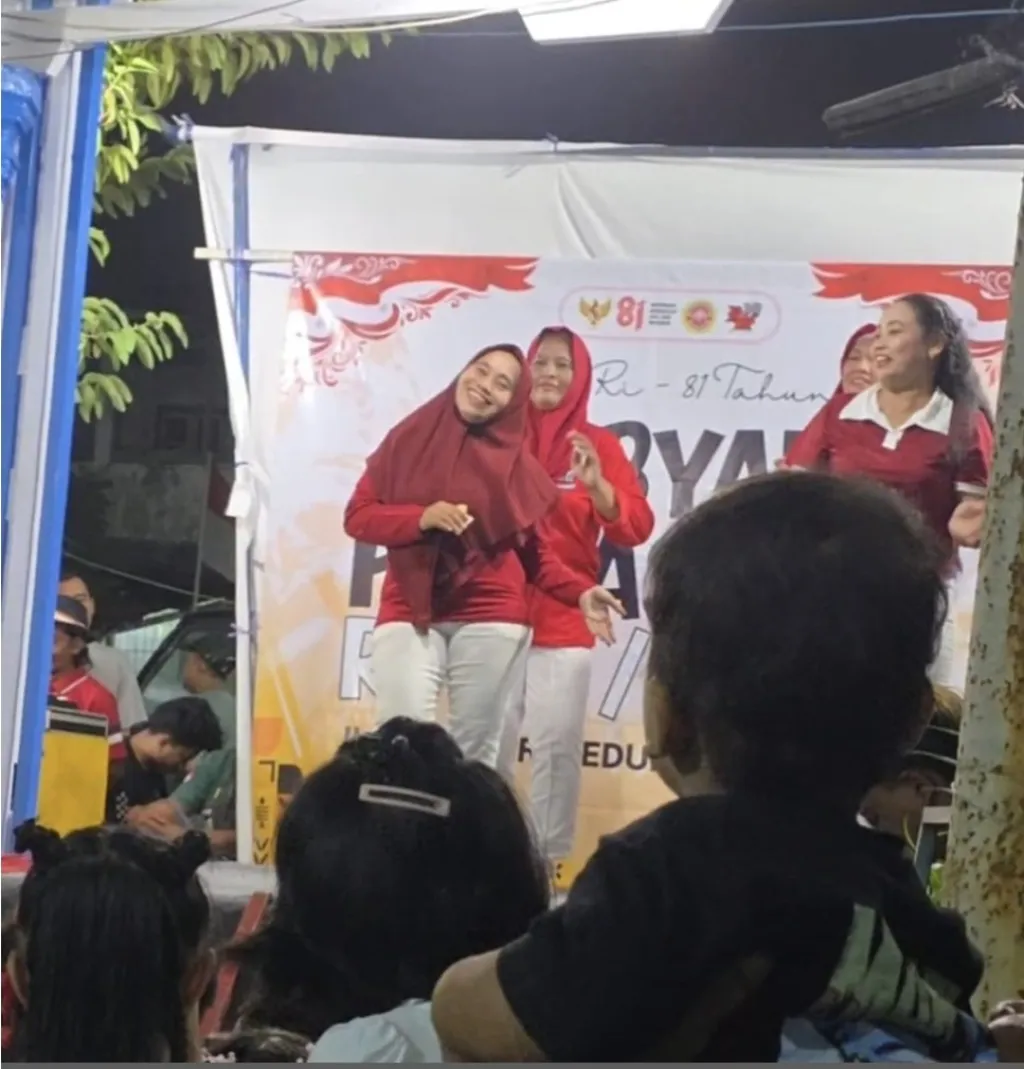 Warga Kapasari Pedukuhan Gelar Tirakat Jelang HUT ke-81 Kemerdekaan RI, Potong Tumpeng dan Pentas Seni