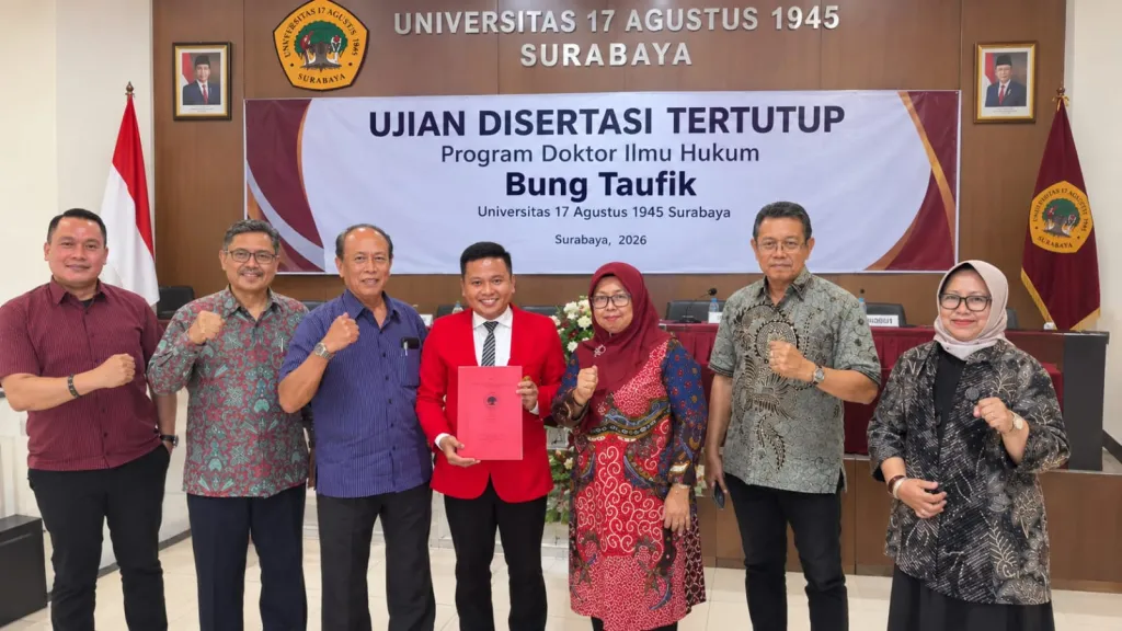 Ketua Umum Madas Sedarah Dr. Moh. Taufik Raih Gelar Doktor Ilmu Hukum di UNTAG Surabaya