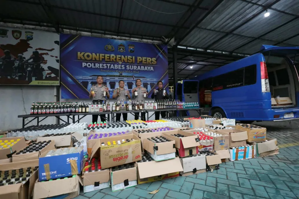 Polrestabes Surabaya Sita 5.385 Botol Miras, Razia KRYD Sasar Penjual Tanpa Izin