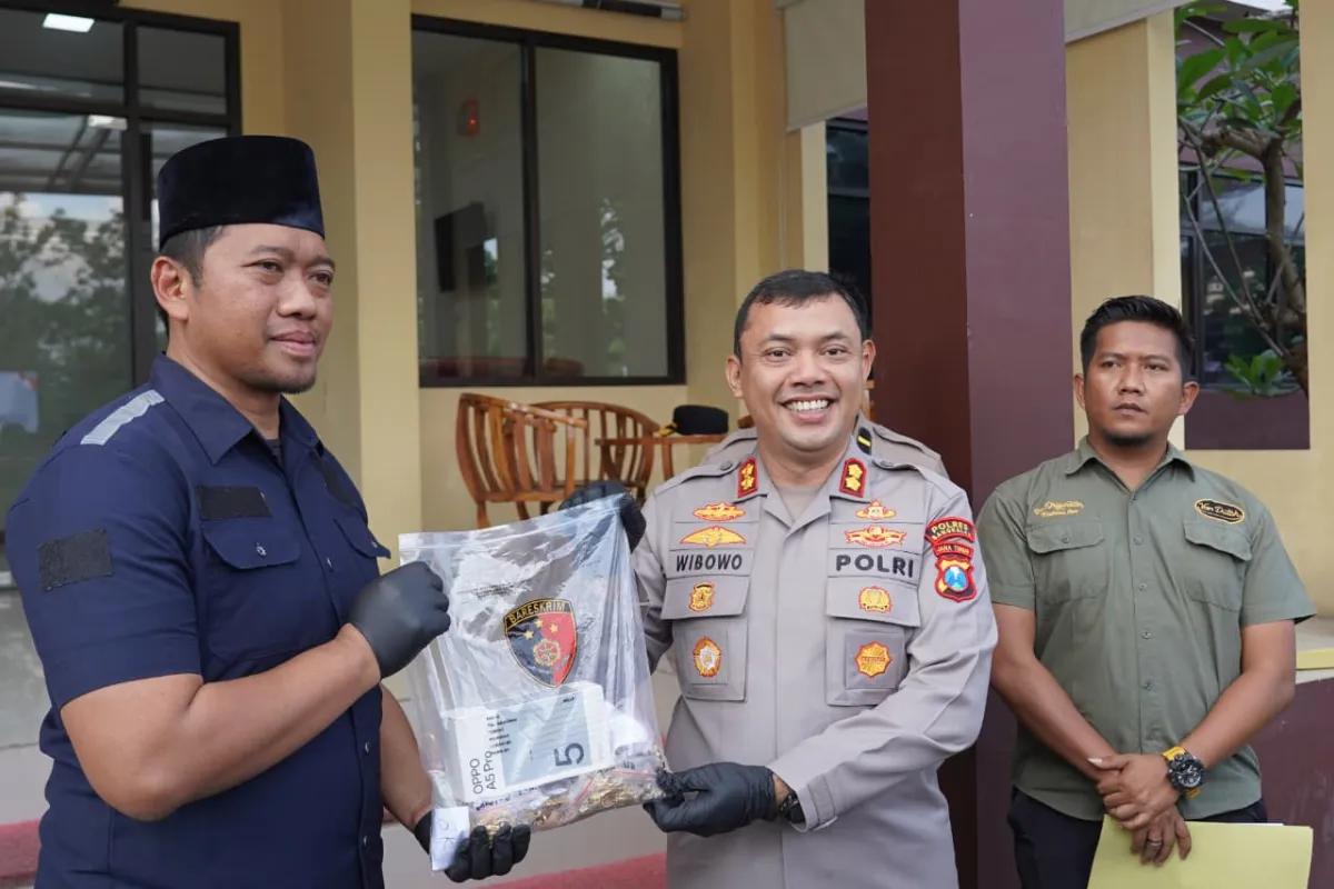 Kurang dari 24 Jam, Satreskrim Polres Bangkalan Ringkus Pelaku Jambret Perhiasan Emas Senilai Rp1,189 Miliar di Modung